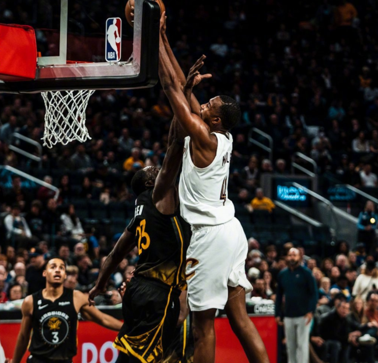  米切尔40分骑士逆转战胜篮网  