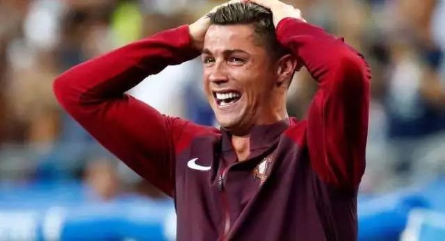  汉诺威96定位球防守严密，对手难觅破门良机